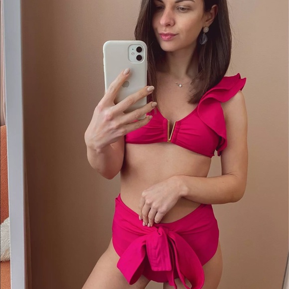 Elegant Pink Ruffle Two Piece Bikini Set - Picture 9 of 16